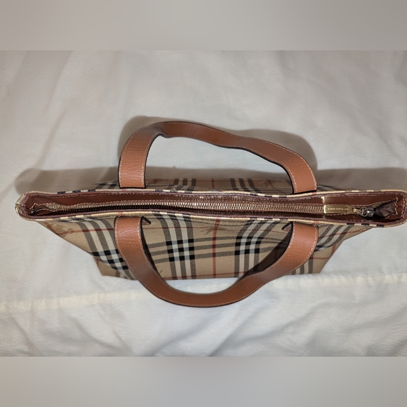 Burberry London Nova Check PVC Leather Haymaker Tote EUC with COA - Picture 8 of 16
